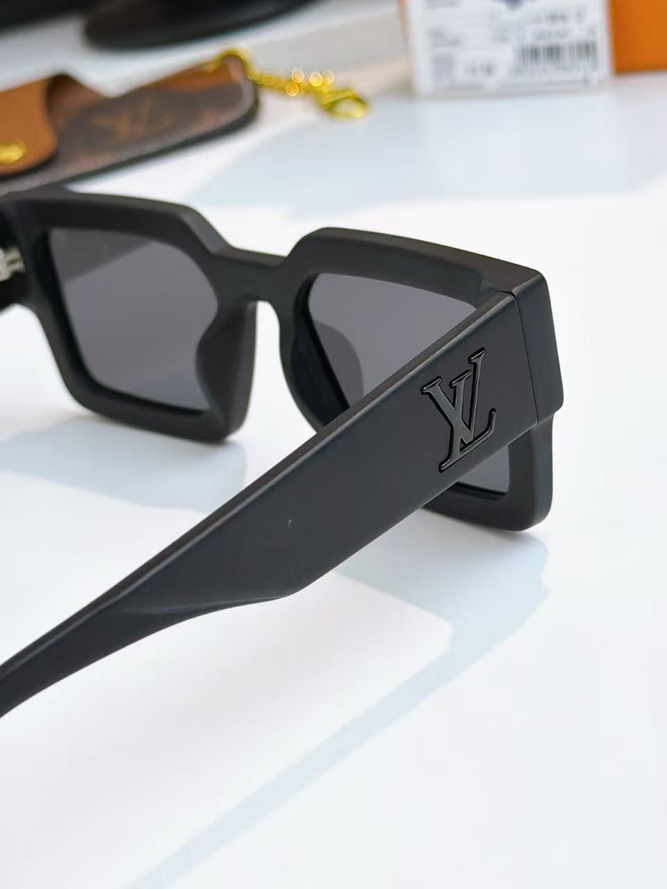7 colors New hot HD lenses Full Frame design sunglasses(1:1) P210