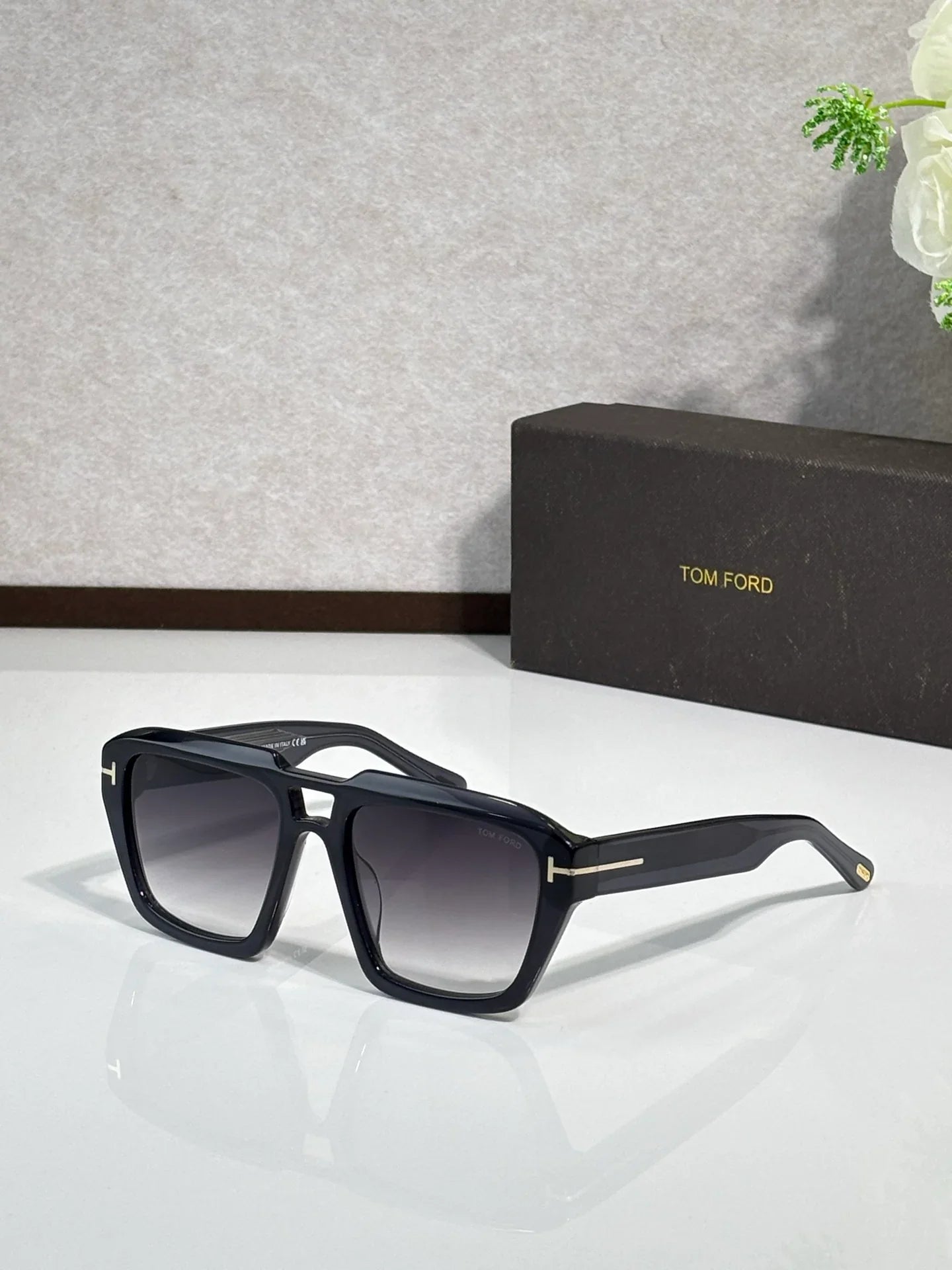 Fashion hot 6 color sunglasses 012102