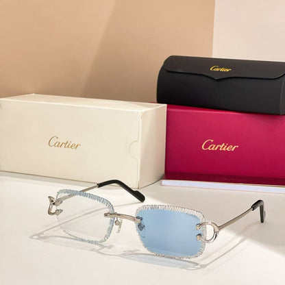 Diamond-cut glasses that change color when exposed to ultraviolet light