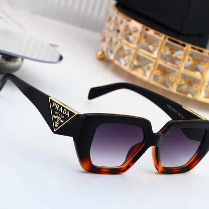 4 colors of fashionable and popular sunglasses 7103