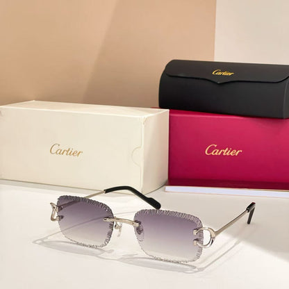 Diamond-cut glasses that change color when exposed to ultraviolet light
